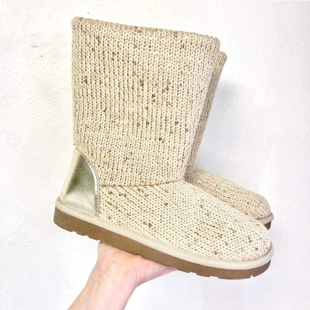 🍂 Arizona Knit Boots Cream Gold With Gold Sequins. . Size 6